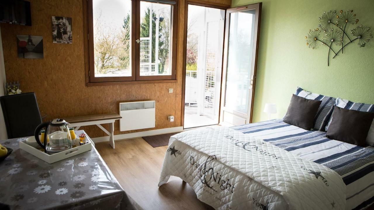 Studios Etape Du Lac Bourbon-Lancy Exterior foto